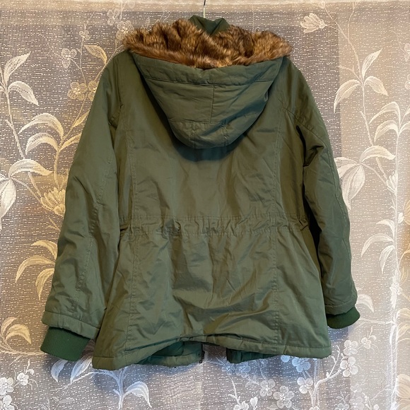 Soft green womens winter coat 💚 - Picture 4 of 7
